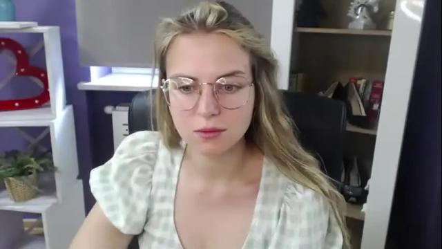 Image 6 of blackrosezoey Stream on Chaturbate on 1 month ago