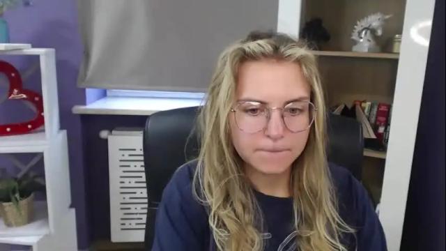 Image 12 of blackrosezoey Stream on Chaturbate on 26 days ago