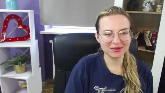 Image 10 of blackrosezoey Stream on Chaturbate on 25 days ago
