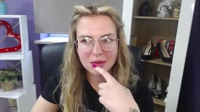 Image 8 of blackrosezoey Stream on Chaturbate on 23 days ago