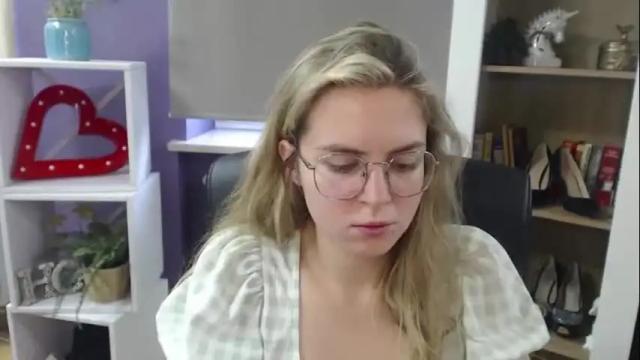 Image 12 of blackrosezoey Stream on Chaturbate on 13 days ago