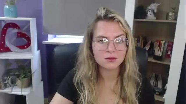Image 10 of blackrosezoey Stream on Chaturbate on 6 days ago