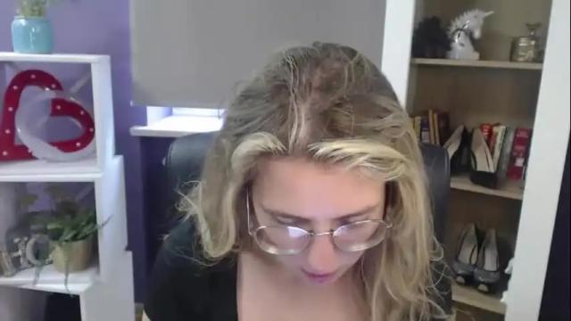 Image 11 of blackrosezoey Stream on Chaturbate on 6 days ago