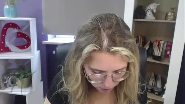 Image 12 of blackrosezoey Stream on Chaturbate on 6 days ago