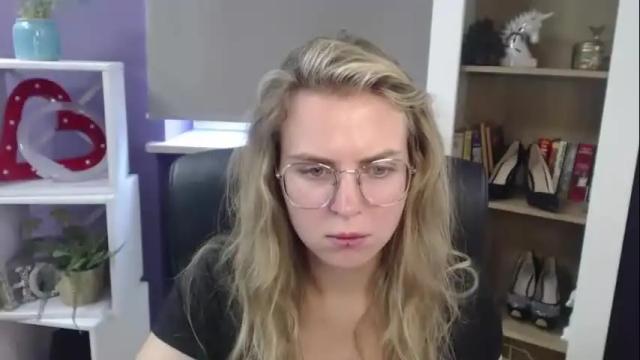 Image 2 of blackrosezoey Stream on Chaturbate on 6 days ago