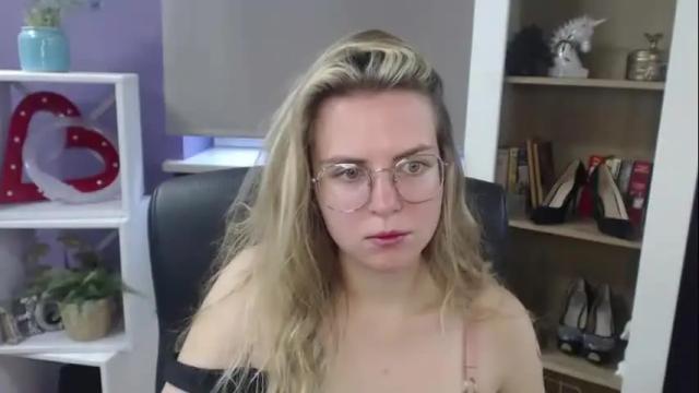 Image 12 of blackrosezoey Stream on Chaturbate on 5 days ago