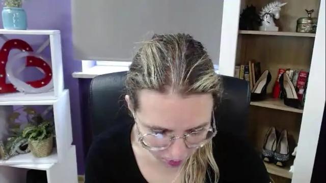 Image 12 of blackrosezoey Stream on Chaturbate on 3 days ago