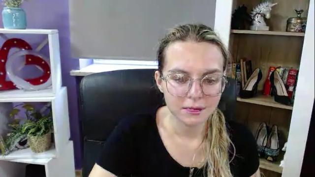 Image 7 of blackrosezoey Stream on Chaturbate on 3 days ago