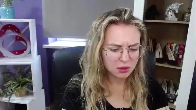 Image 4 of blackrosezoey Stream on Chaturbate on 1 month ago