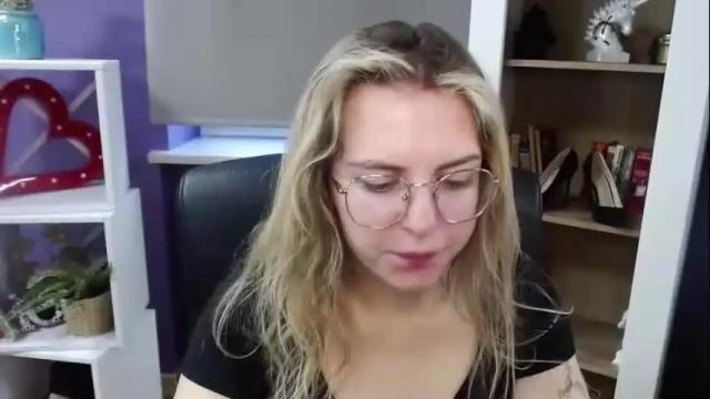 Image 2 of blackrosezoey Stream on Chaturbate on 1 month ago