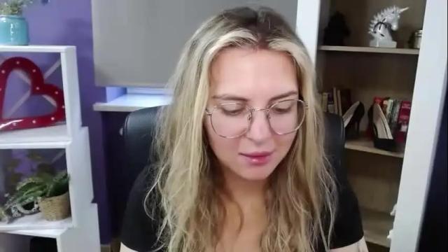 Image 4 of blackrosezoey Stream on Chaturbate on 1 month ago