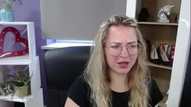 Image 2 of blackrosezoey Stream on Chaturbate on 1 month ago