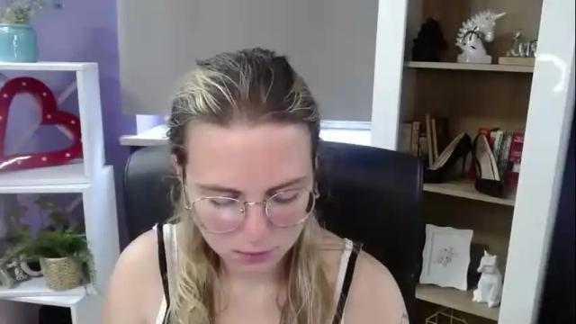 Image 4 of blackrosezoey Stream on Chaturbate on 1 month ago