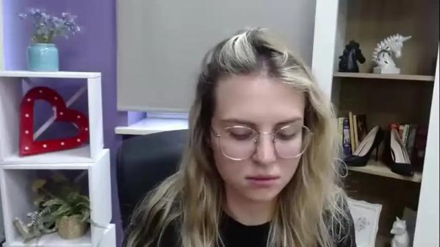 Image 10 of blackrosezoey Stream on Chaturbate on 29 days ago