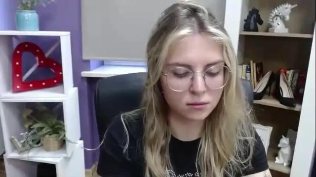 Image 12 of blackrosezoey Stream on Chaturbate on 29 days ago