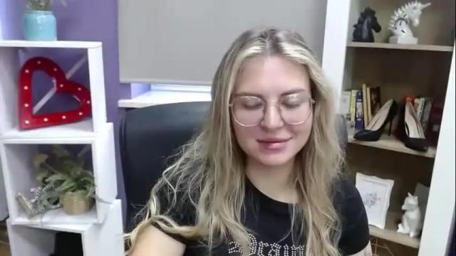 Image 2 of blackrosezoey Stream on Chaturbate on 29 days ago