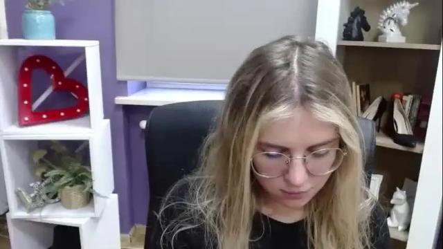 Image 4 of blackrosezoey Stream on Chaturbate on 29 days ago