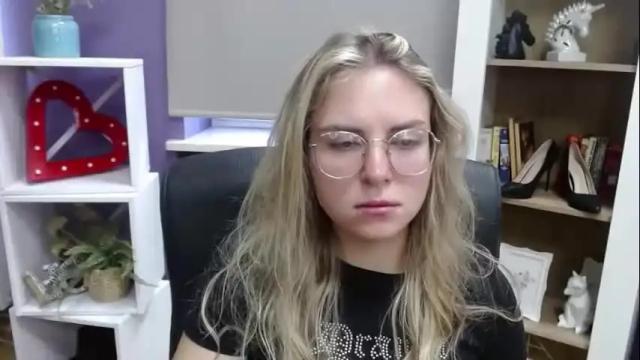 Image 6 of blackrosezoey Stream on Chaturbate on 29 days ago