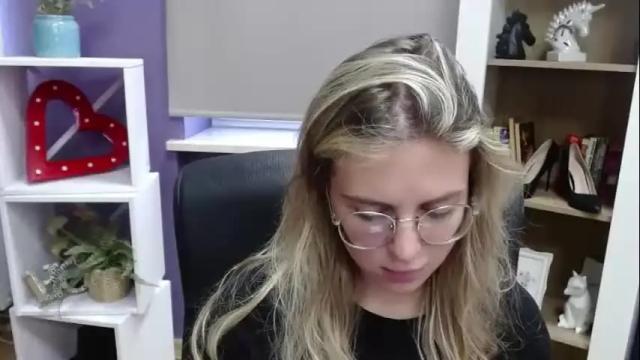 Image 8 of blackrosezoey Stream on Chaturbate on 29 days ago