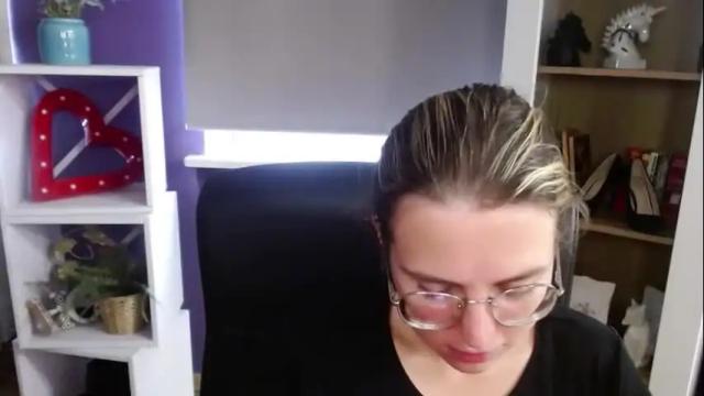 Image 10 of blackrosezoey Stream on Chaturbate on 28 days ago