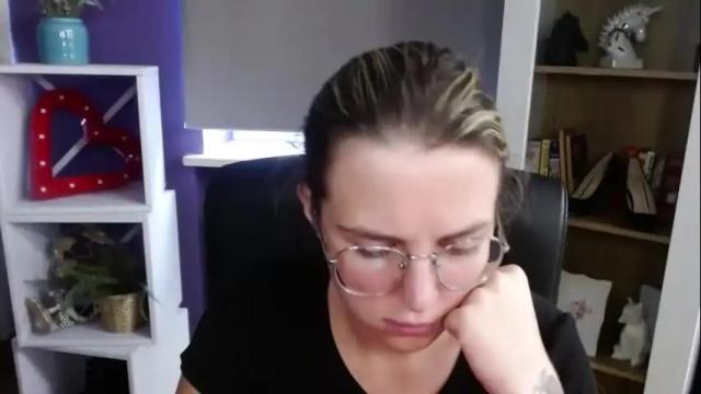 Image 2 of blackrosezoey Stream on Chaturbate on 28 days ago