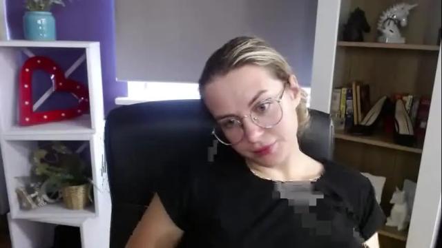 Image 7 of blackrosezoey Stream on Chaturbate on 28 days ago