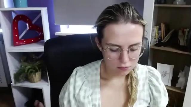 Image 11 of blackrosezoey Stream on Chaturbate on 26 days ago
