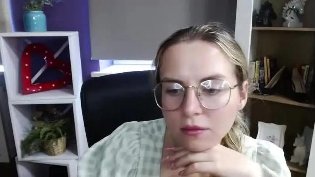 Image 4 of blackrosezoey Stream on Chaturbate on 26 days ago
