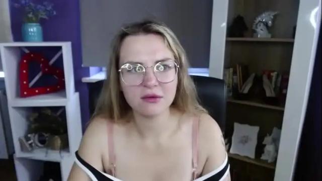 Image 2 of blackrosezoey Stream on Chaturbate on 23 days ago