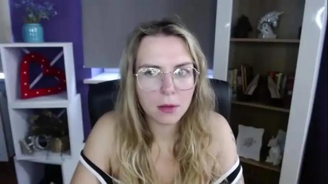 Image 3 of blackrosezoey Stream on Chaturbate on 23 days ago
