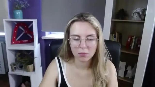 Image 10 of blackrosezoey Stream on Chaturbate on 20 days ago