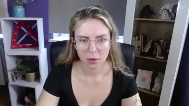 Image 2 of blackrosezoey Stream on Chaturbate on 16 days ago