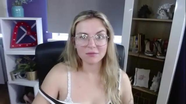 Image 8 of blackrosezoey Stream on Chaturbate on 15 days ago