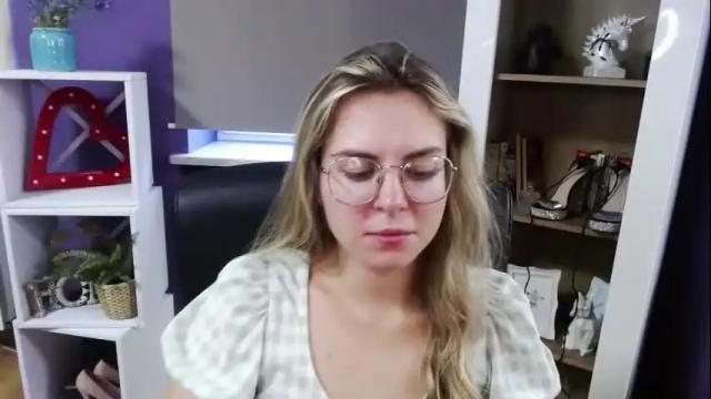Image 10 of blackrosezoey Stream on Chaturbate on 13 days ago
