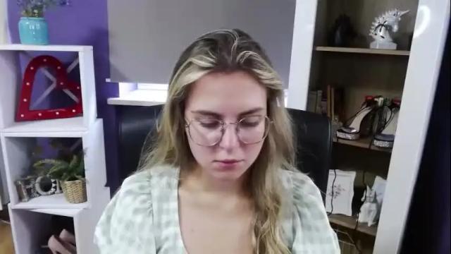 Image 11 of blackrosezoey Stream on Chaturbate on 13 days ago