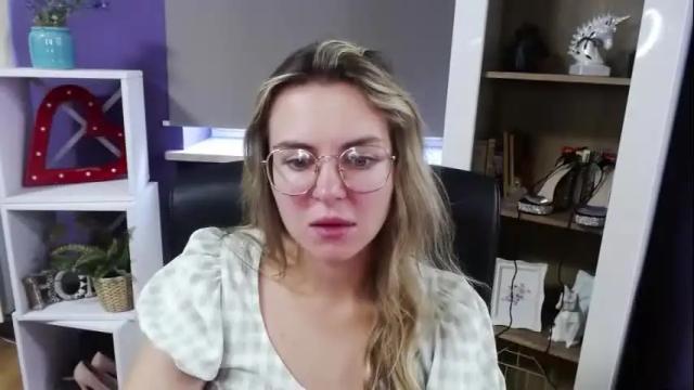 Image 8 of blackrosezoey Stream on Chaturbate on 13 days ago