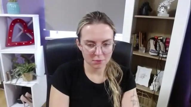 Image 10 of blackrosezoey Stream on Chaturbate on 12 days ago