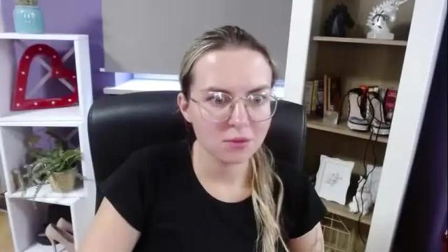 Image 3 of blackrosezoey Stream on Chaturbate on 12 days ago