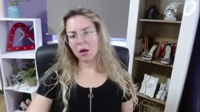 Image 10 of blackrosezoey Stream on Chaturbate on 8 days ago