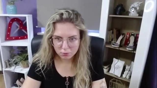 Image 7 of blackrosezoey Stream on Chaturbate on 8 days ago