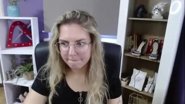Image 8 of blackrosezoey Stream on Chaturbate on 8 days ago