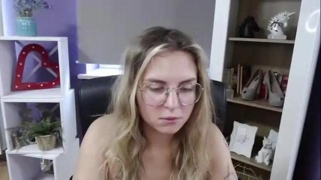 Image 8 of blackrosezoey Stream on Chaturbate on 1 day ago