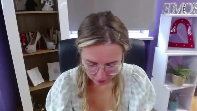 Image 4 of blackrosezoey Stream on Chaturbate on 2 months ago