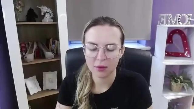 Image 12 of blackrosezoey Stream on Chaturbate on 2 months ago