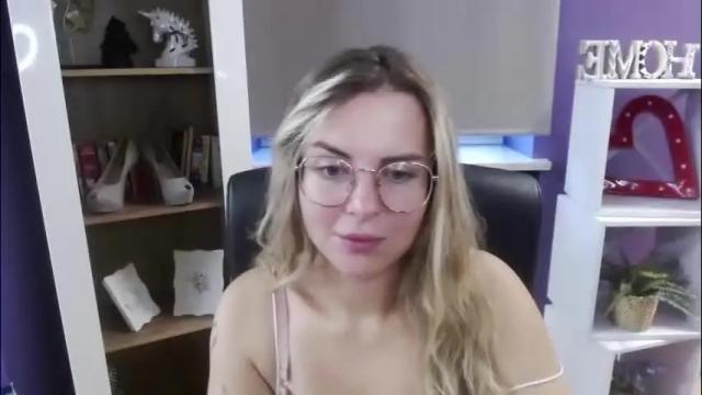 Image 12 of blackrosezoey Stream on Chaturbate on 2 months ago