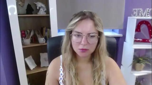 Image 12 of blackrosezoey Stream on Chaturbate on 2 months ago