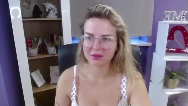 Image 3 of blackrosezoey Stream on Chaturbate on 2 months ago