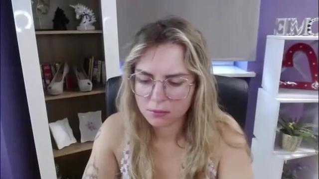 Image 2 of blackrosezoey Stream on Chaturbate on 2 months ago