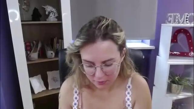 Image 8 of blackrosezoey Stream on Chaturbate on 2 months ago