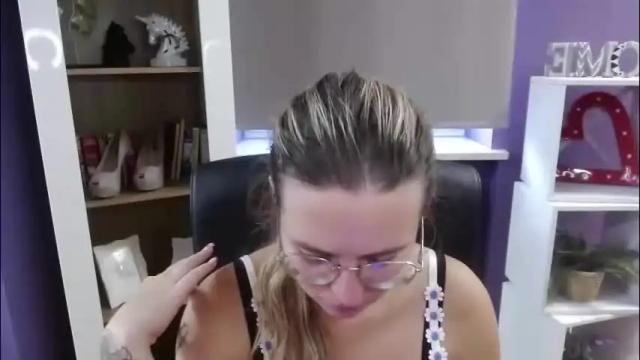 Image 2 of blackrosezoey Stream on Chaturbate on 2 months ago